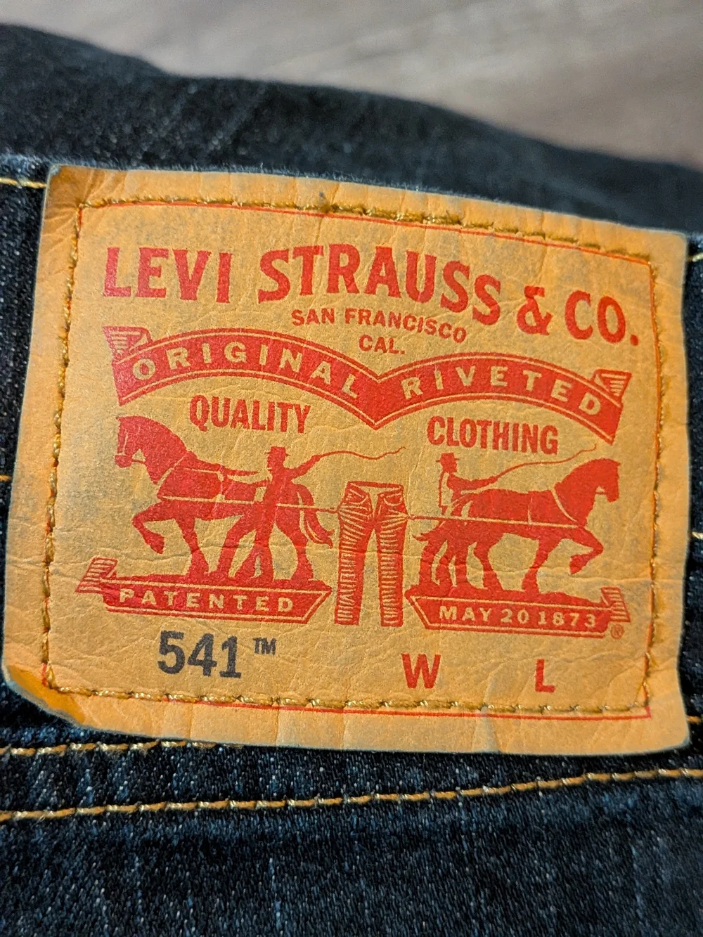 Levi's 541 Athletic Taper Jeans Men 46x29 Dark Wash Indigo Blue Measures 47x28